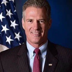 Scott Brown (politician) height profile photo