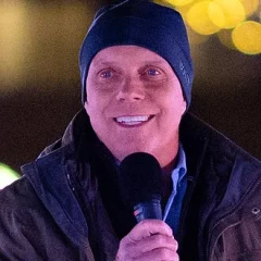 Scott Hamilton (figure skater) height profile photo