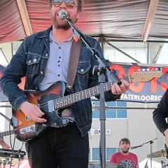 Scott Hutchison height profile photo