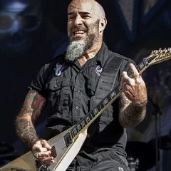 Scott Ian height profile photo