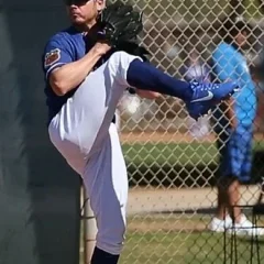 Scott Kazmir height profile photo