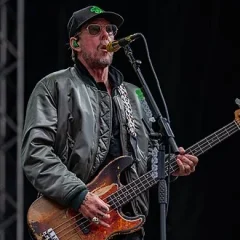 Scott Shriner height profile photo