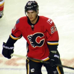 Sean Monahan height profile photo