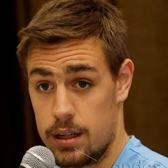 Sebastián Coates height profile photo