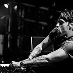 Sebastian Ingrosso height profile photo