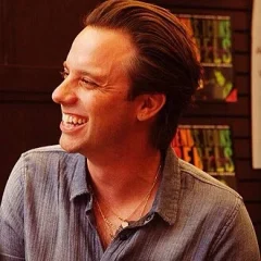 Sebastian Robertson height profile photo
