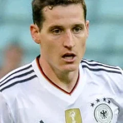 Sebastian Rudy height profile photo