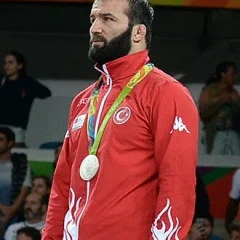 Selim Yaşar height profile photo
