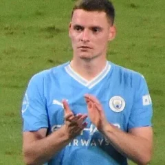 Sergio Gómez (footballer, born 2000) height profile photo