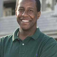 Setti Warren height profile photo
