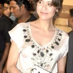 Shabana Raza height profile photo