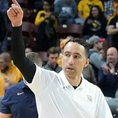 Shaka Smart height profile photo