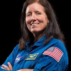 Shannon Walker height profile photo