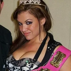 Shaul Guerrero height profile photo