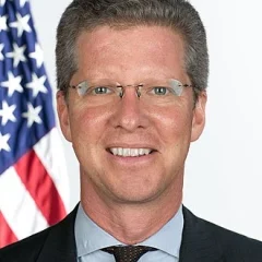 Shaun Donovan height profile photo