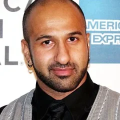 Shawn Daivari height profile photo