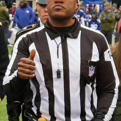 Shawn Smith (American football) height profile photo