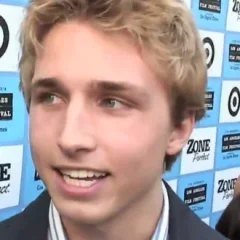 Shayne Topp height profile photo