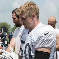 Shea McClellin height profile photo
