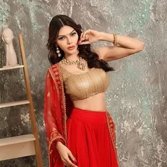 Sherlyn Chopra height profile photo