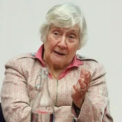 Shirley Williams height profile photo