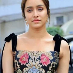 Shraddha Kapoor height profile photo