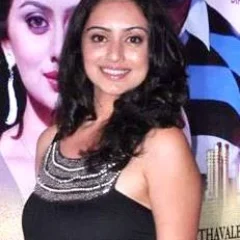 Shruti Marathe height profile photo