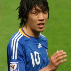 Shunsuke Nakamura height profile photo