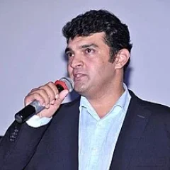 Siddharth Roy Kapur height profile photo
