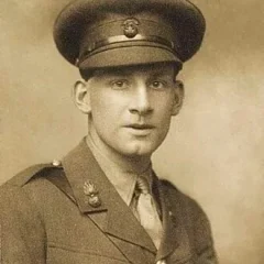 Siegfried Sassoon height profile photo