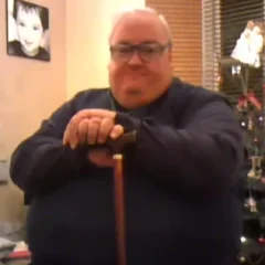 Simon Fisher-Becker height profile photo
