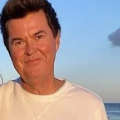 Simon Fuller height profile photo