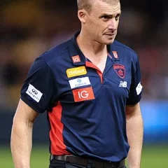 Simon Goodwin height profile photo
