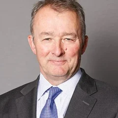 Simon Hart height profile photo