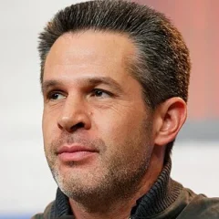 Simon Kinberg height profile photo