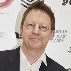 Simon Mayo height profile photo