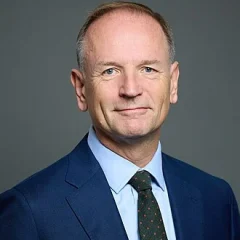 Simon Stevens height profile photo