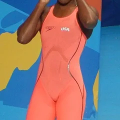 Simone Manuel height profile photo