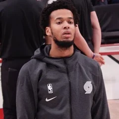 Skal Labissière height profile photo
