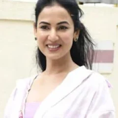 Sonal Chauhan height profile photo