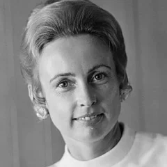 Sonia McMahon height profile photo
