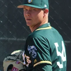 Sonny Gray height profile photo