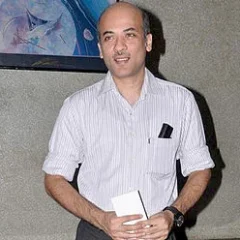 Sooraj Barjatya height profile photo