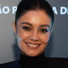 Sophie Charlotte (actress) height profile photo