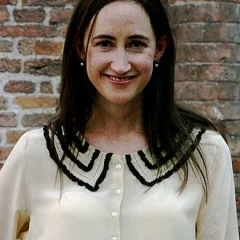Sophie Kinsella height profile photo