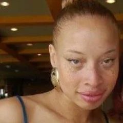 Stacey McKenzie height profile photo