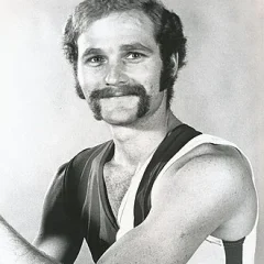 Stan Love (basketball) height profile photo
