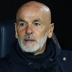 Stefano Pioli height profile photo