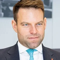 Stefanos Kasselakis height profile photo