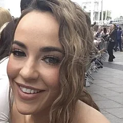 Stephanie Davis (actress) height profile photo